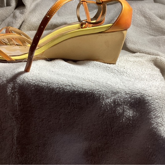 Elegant Tan Women's Sandals - Picture 11 of 13